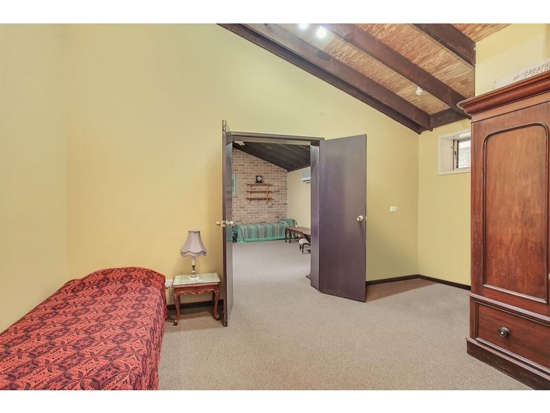 2 Exmouth Court, Elanora QLD 4221