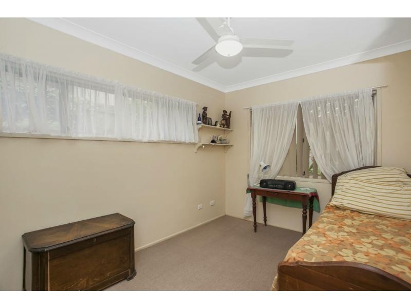 2 Exmouth Court, Elanora QLD 4221