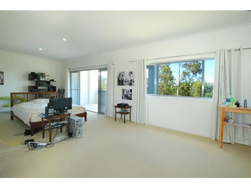 11 Grasslands Crescent, Reedy Creek QLD 4227