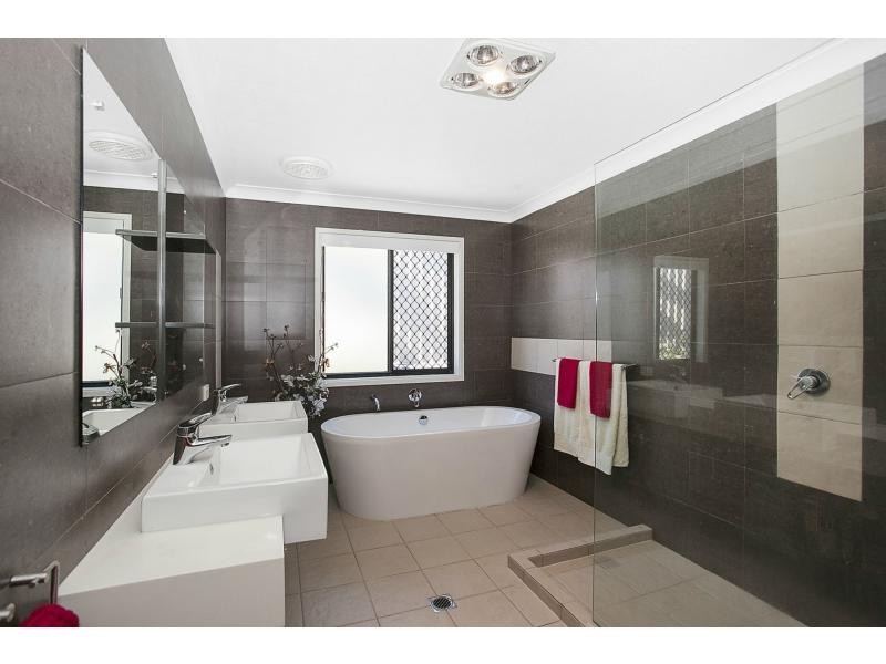 2 Bilgola Place, Robina QLD 4226