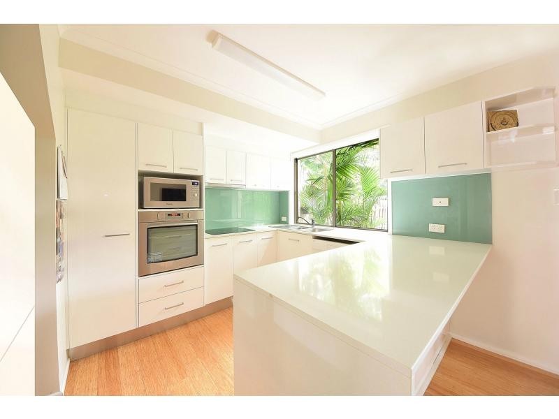 8/40 Sunbird Street, Burleigh Waters QLD 4220