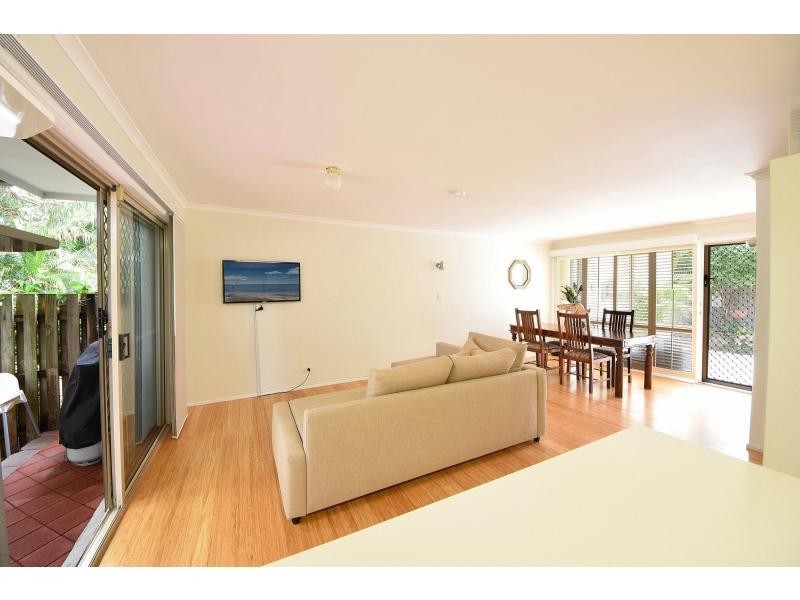 8/40 Sunbird Street, Burleigh Waters QLD 4220