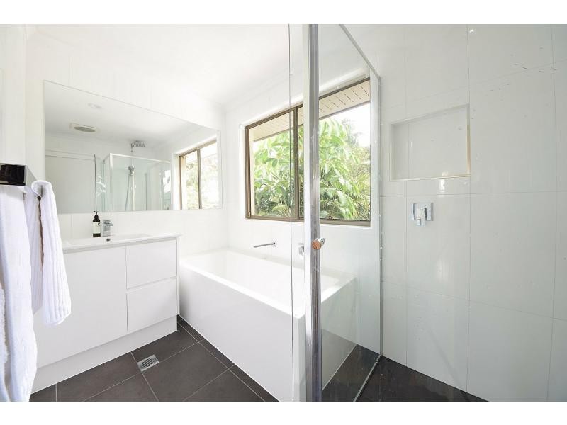 8/40 Sunbird Street, Burleigh Waters QLD 4220