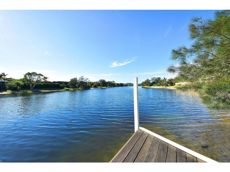 8/40 Sunbird Street, Burleigh Waters QLD 4220