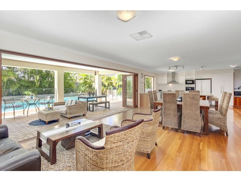 22 Kestrel Drive, Burleigh Waters QLD 4220