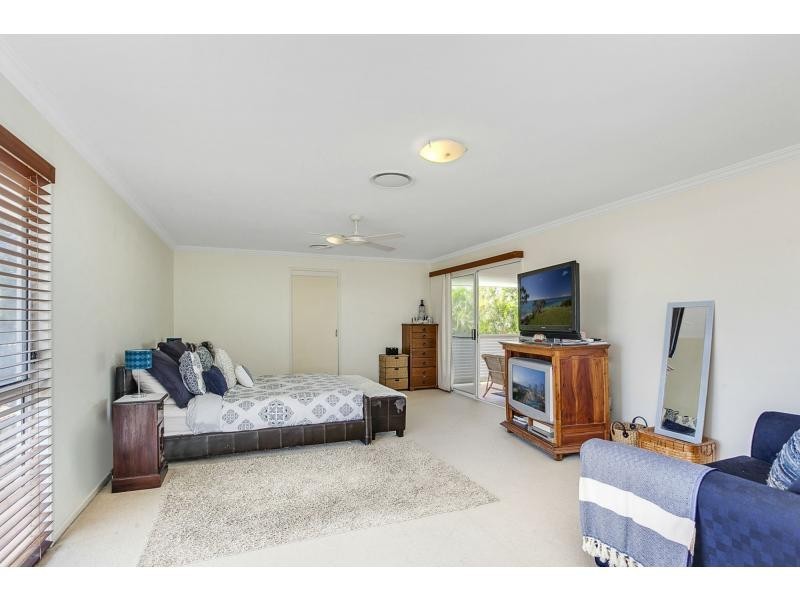 22 Kestrel Drive, Burleigh Waters QLD 4220