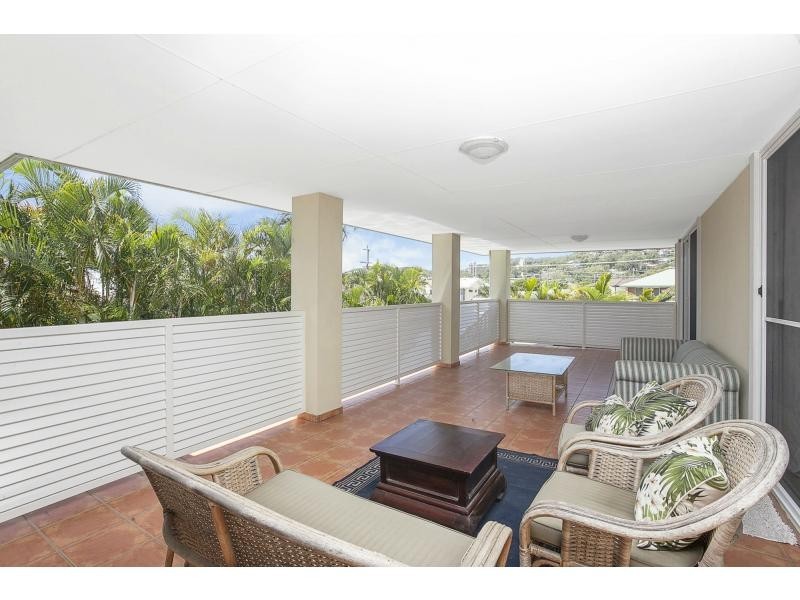 22 Kestrel Drive, Burleigh Waters QLD 4220