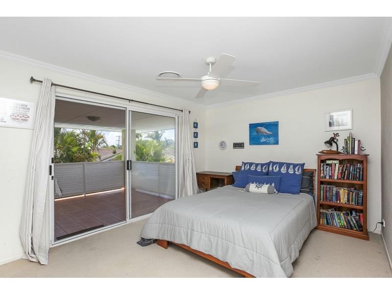 22 Kestrel Drive, Burleigh Waters QLD 4220