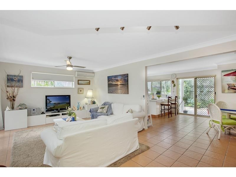 1/3 Symonds Road, Burleigh Heads QLD 4220