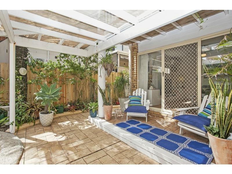 1/3 Symonds Road, Burleigh Heads QLD 4220