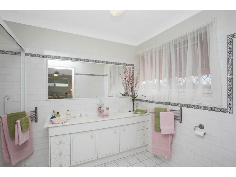 1/3 Symonds Road, Burleigh Heads QLD 4220