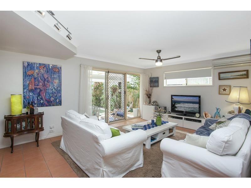 1/3 Symonds Road, Burleigh Heads QLD 4220