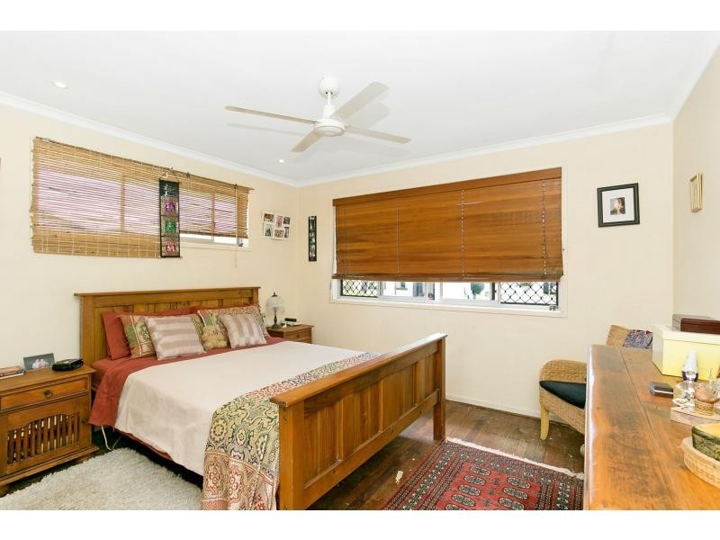 64 Banksia Broadway, Burleigh Waters QLD 4220