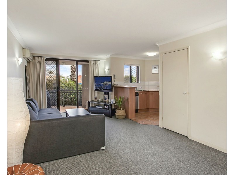 2/5 Fourth Avenue, Burleigh Heads QLD 4220