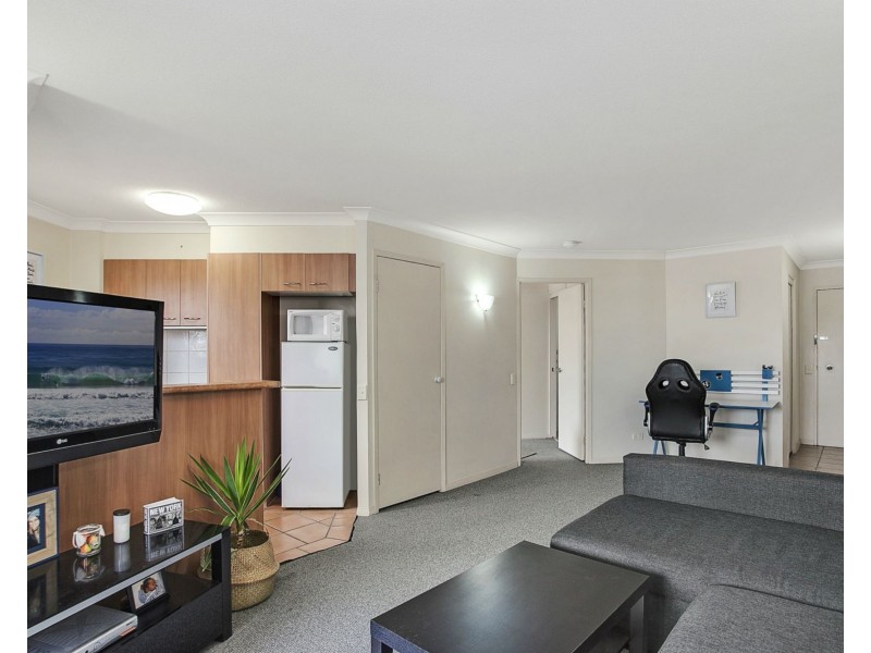 2/5 Fourth Avenue, Burleigh Heads QLD 4220