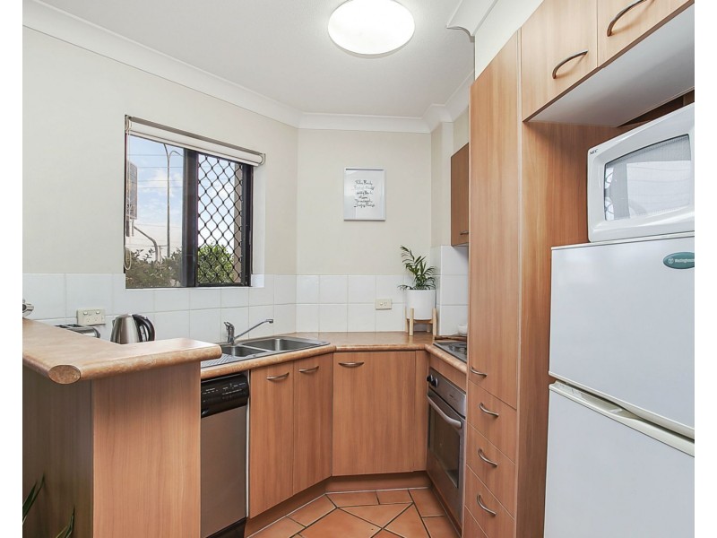 2/5 Fourth Avenue, Burleigh Heads QLD 4220