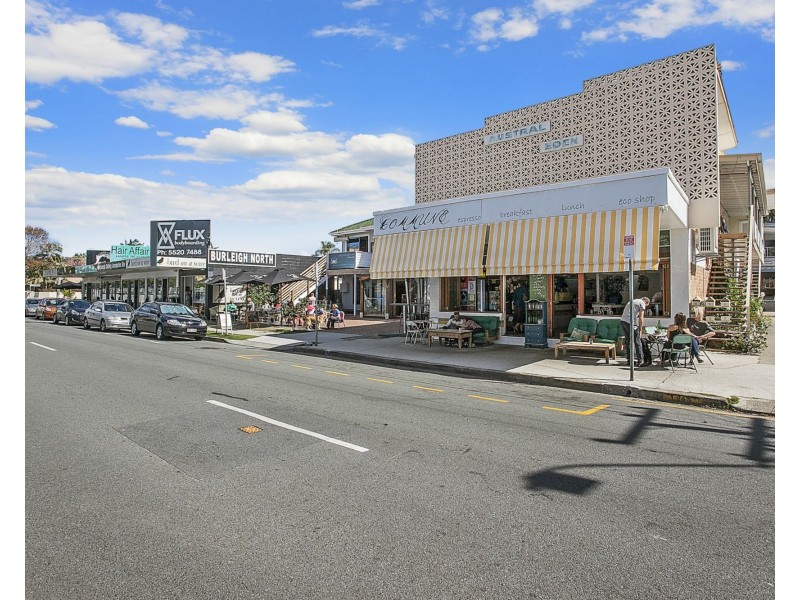 2/5 Fourth Avenue, Burleigh Heads QLD 4220