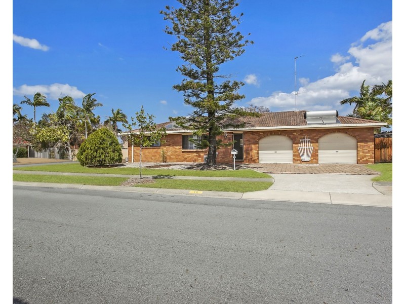 2/1 Peacock Place, Burleigh Waters QLD 4220