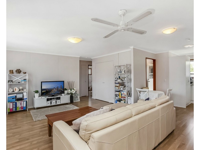 2/1 Peacock Place, Burleigh Waters QLD 4220