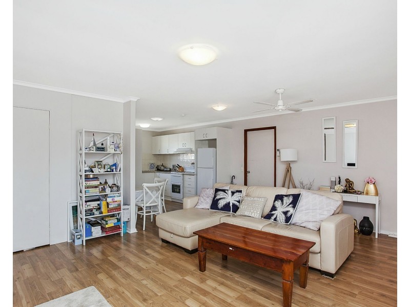 2/1 Peacock Place, Burleigh Waters QLD 4220