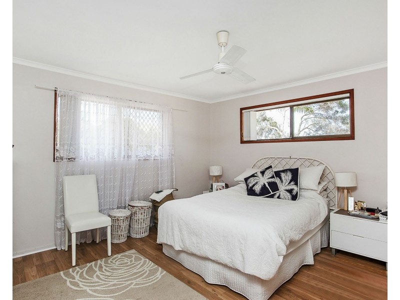 2/1 Peacock Place, Burleigh Waters QLD 4220