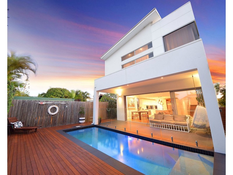 87 Chainey Avenue, Miami QLD 4220