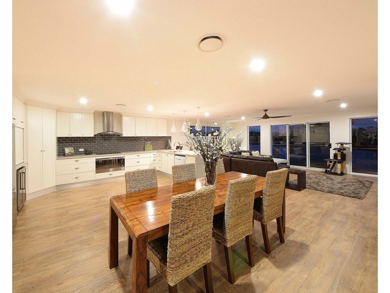 30 Honeyeater Drive, Burleigh Waters QLD 4220