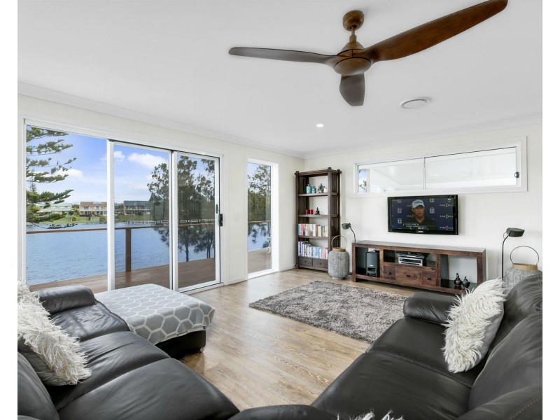 30 Honeyeater Drive, Burleigh Waters QLD 4220