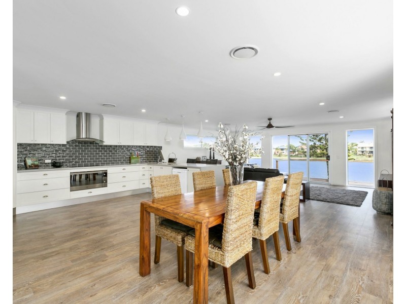30 Honeyeater Drive, Burleigh Waters QLD 4220