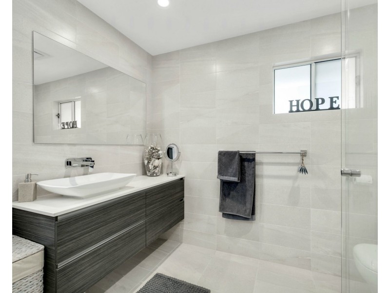 30 Honeyeater Drive, Burleigh Waters QLD 4220