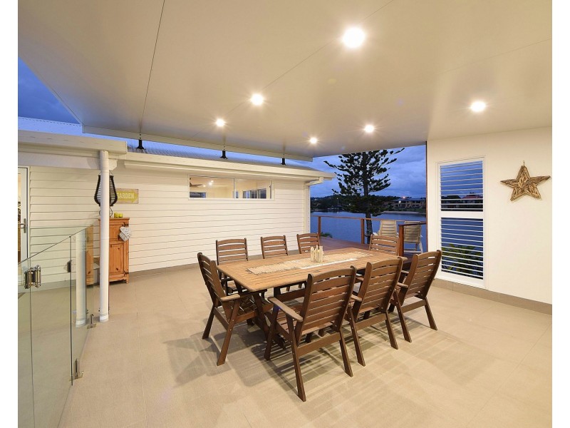 30 Honeyeater Drive, Burleigh Waters QLD 4220