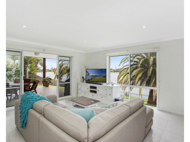 88 Honeyeater Drive, Burleigh Waters QLD 4220