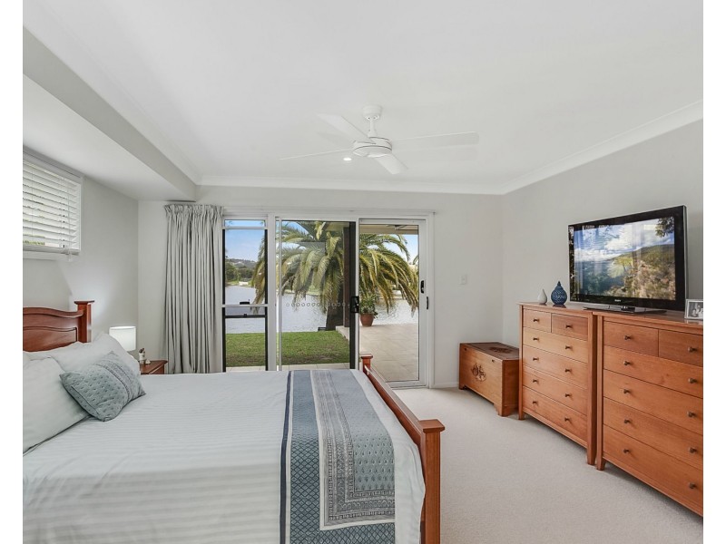88 Honeyeater Drive, Burleigh Waters QLD 4220
