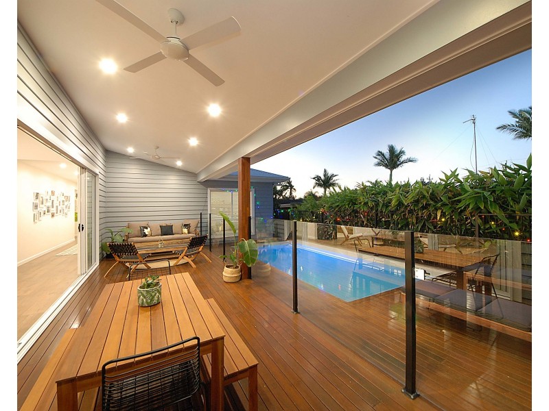 6 Babbler Court, Burleigh Waters QLD 4220