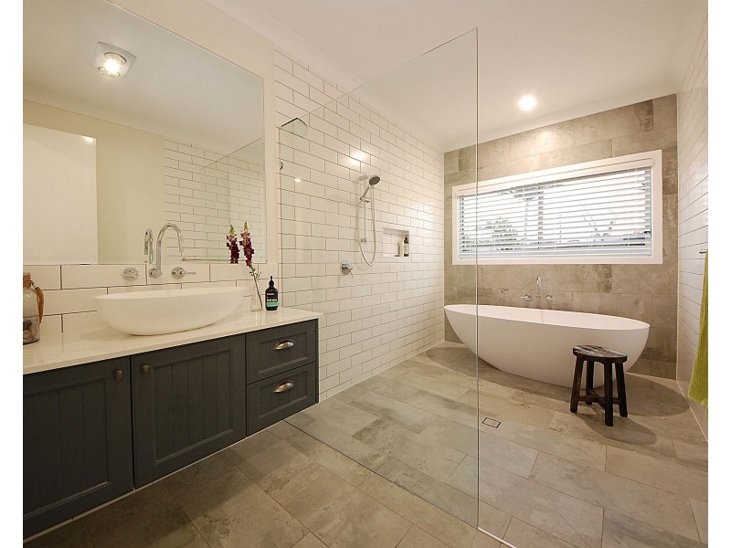 6 Babbler Court, Burleigh Waters QLD 4220