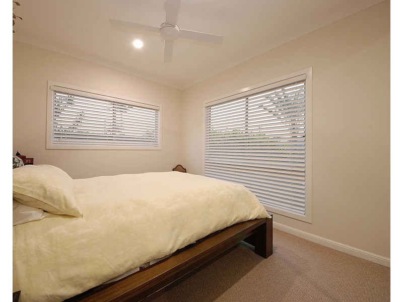 6 Babbler Court, Burleigh Waters QLD 4220