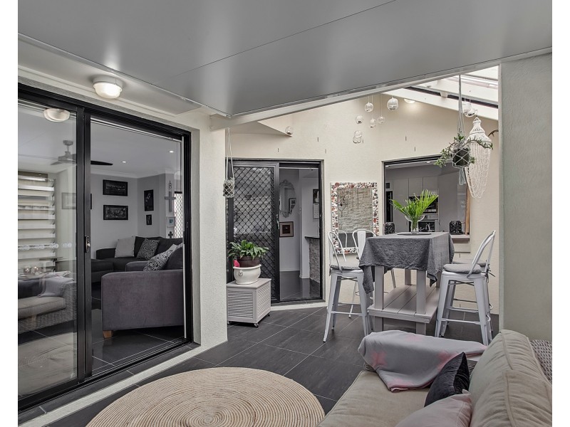 1/15 Miami Shore Parade, Miami QLD 4220