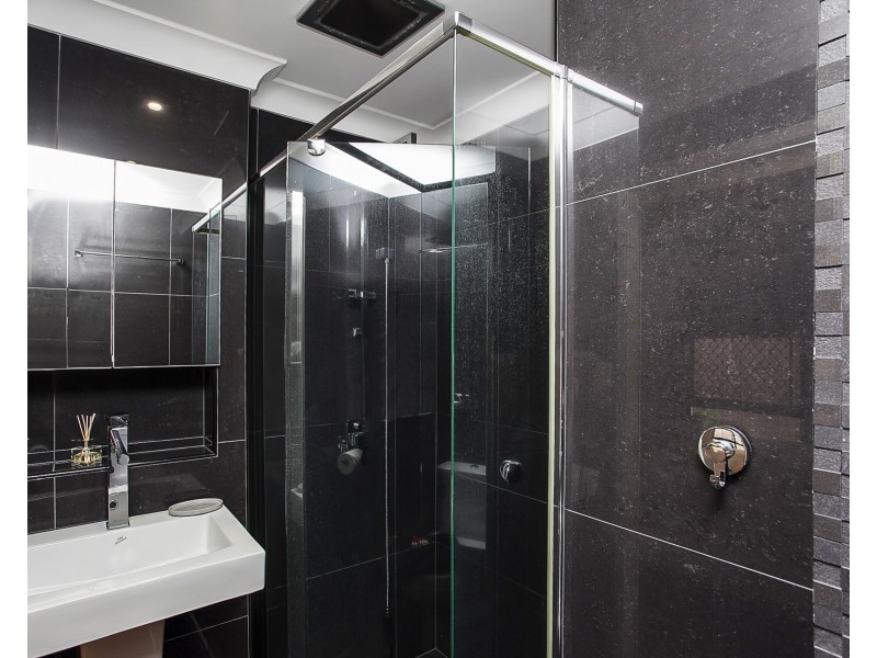 1/15 Miami Shore Parade, Miami QLD 4220