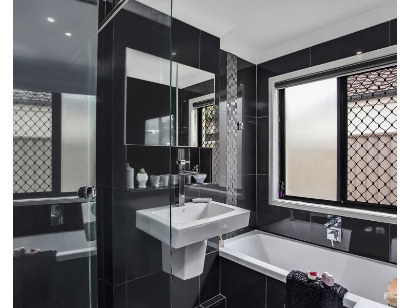 1/15 Miami Shore Parade, Miami QLD 4220