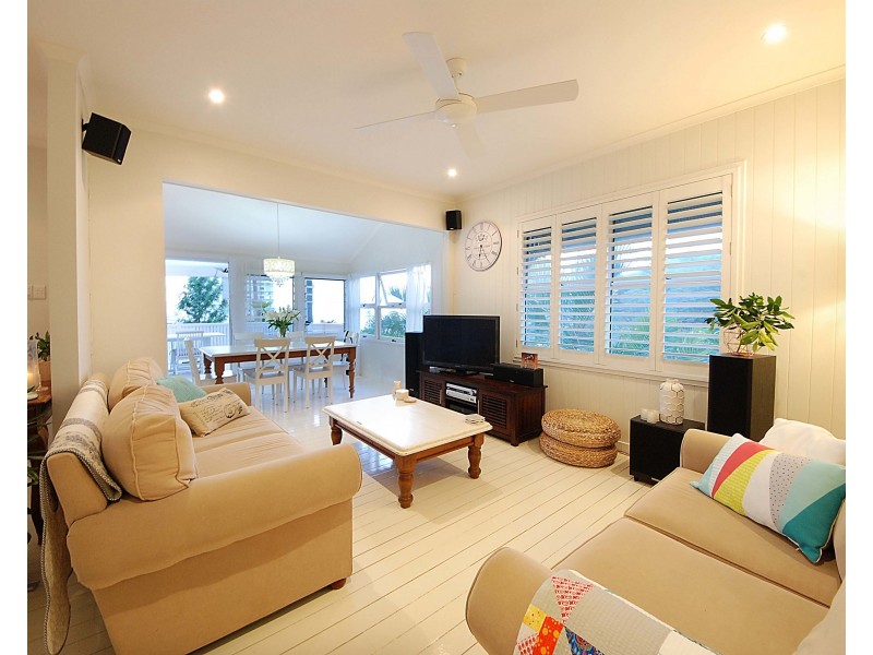 8 Brake Street, Burleigh Heads QLD 4220