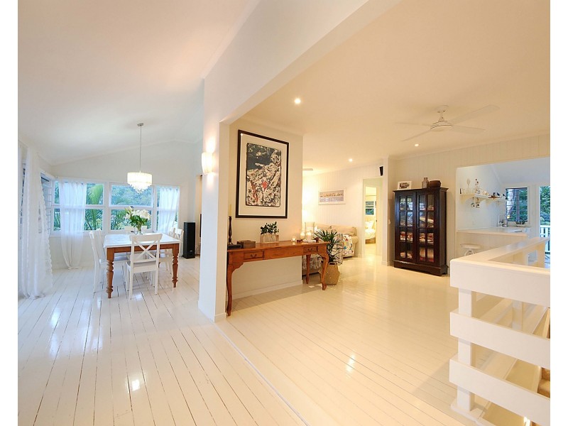 8 Brake Street, Burleigh Heads QLD 4220