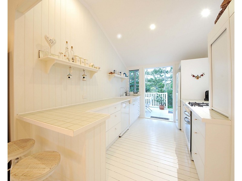 8 Brake Street, Burleigh Heads QLD 4220