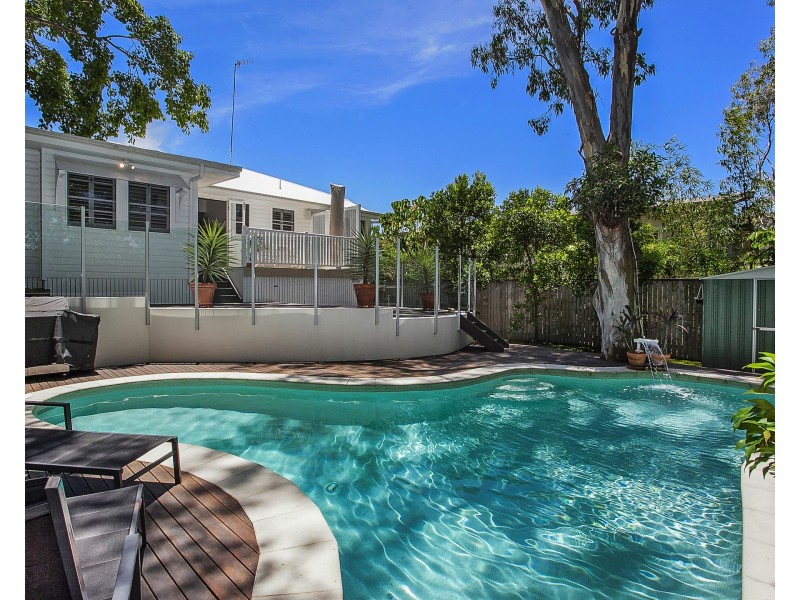 8 Brake Street, Burleigh Heads QLD 4220