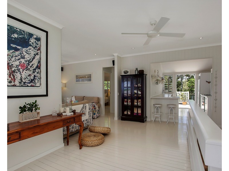 8 Brake Street, Burleigh Heads QLD 4220