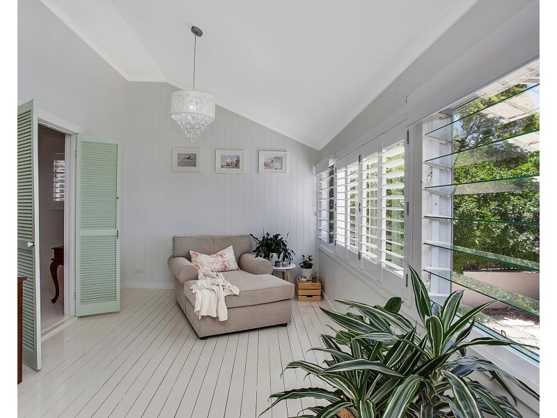 8 Brake Street, Burleigh Heads QLD 4220