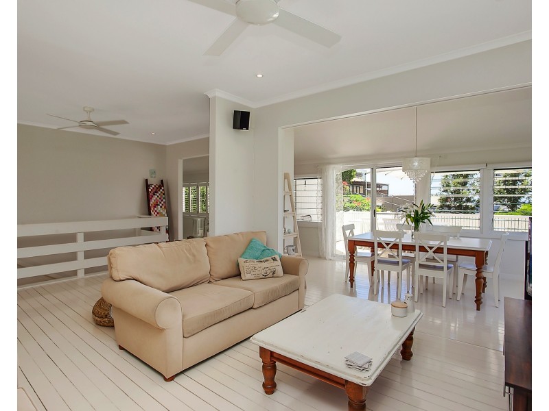 8 Brake Street, Burleigh Heads QLD 4220