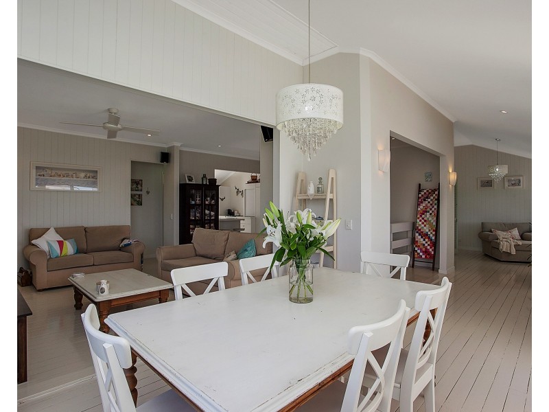 8 Brake Street, Burleigh Heads QLD 4220