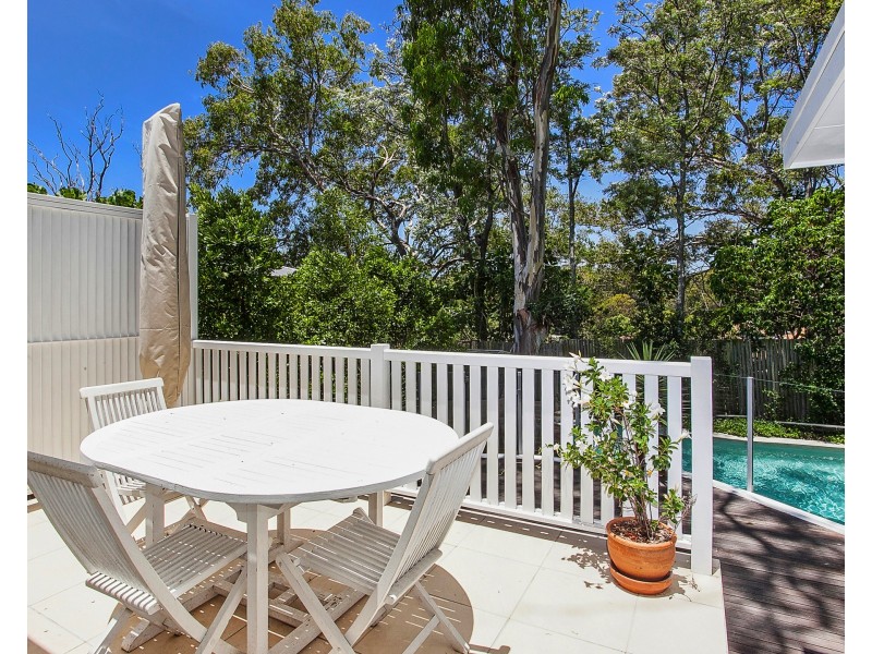 8 Brake Street, Burleigh Heads QLD 4220