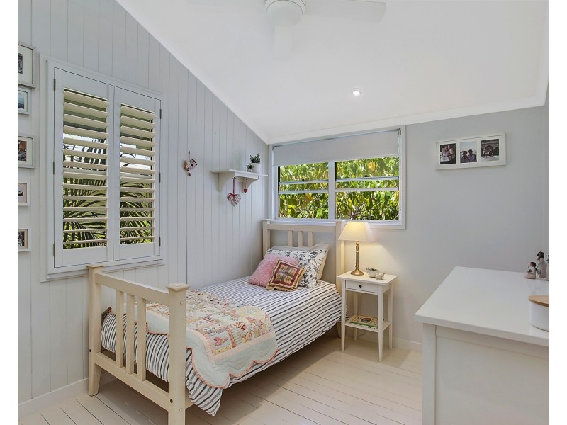 8 Brake Street, Burleigh Heads QLD 4220
