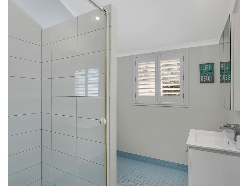 8 Brake Street, Burleigh Heads QLD 4220